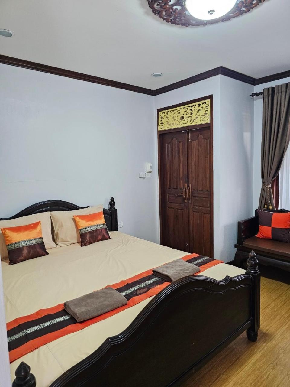 Banchan Hostel Ayutthaya Extérieur photo